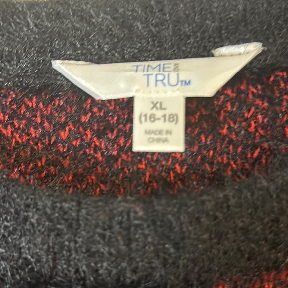 Time & Tru Sz XL Buffalo Red and Black Plaid Fuzzy Sweater - Picture 3 of 6